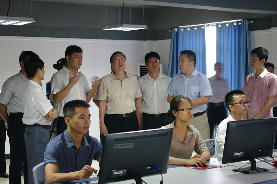 自治区人大常委会调研组到九州官网智鸿公司发展环保世游记宣传活动